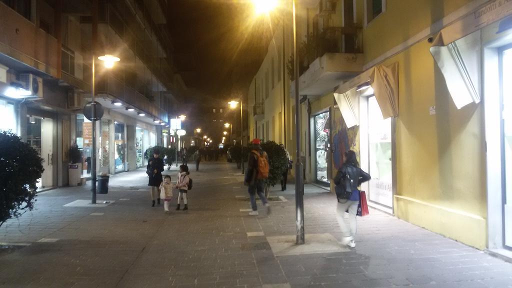Suites Rome Пескара Екстер'єр фото